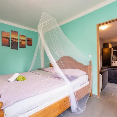 Robi & Kristina - One Bedroom With Sea View A4
